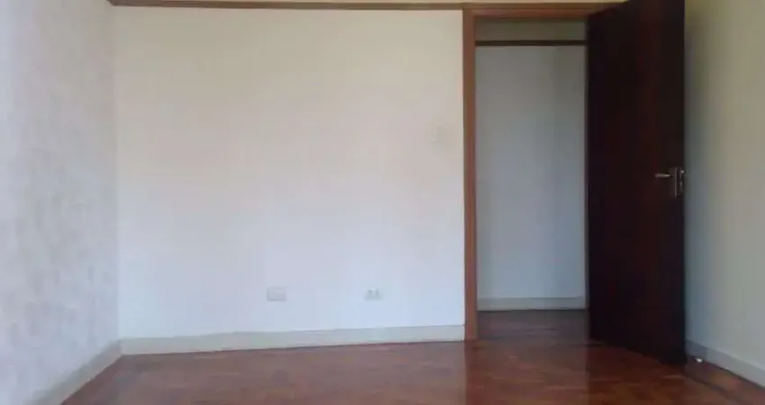 Apartamento em ótima localização - hidraulica, eletrica e janelas trocadas