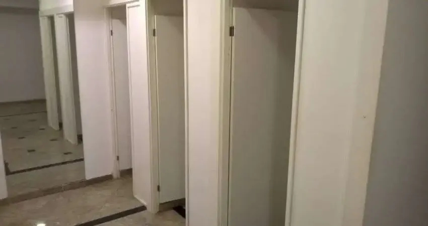 Aluga-se excelente loja dupla com mezanino 120m2 de área , 1 banheiro.