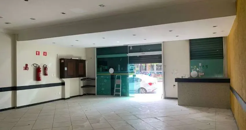 Prédio de dois andares aluga os apartamentos 2 aptos de 3 dts. e 6 aptos de 2 dts.