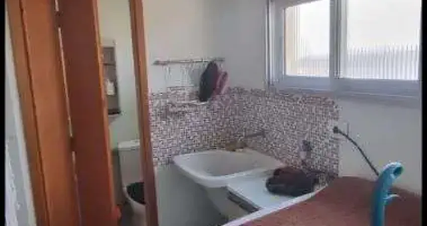 Cobertura duplex 3 dorms, sendo 1 suíte ampla com armários e terraço.