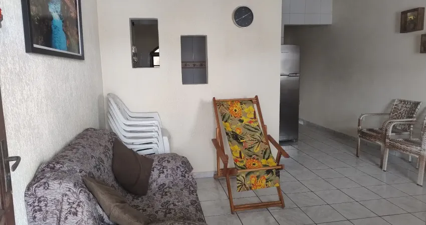 Casa em codomonio de 01 quarto mobiliada no parque burle. r$1.500/mês  água e iptu inclusos  luz e internet à parte   excelente localização! atrás do restaurante outros 500, de fundos para o supermerc