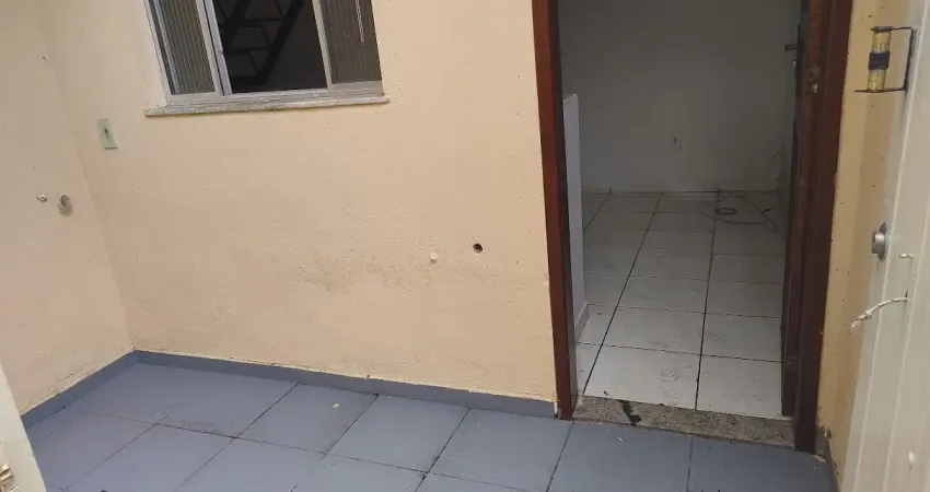 Casa com 1 quarto para alugar na Rua Frei Henrique de Coimbra, 85, Parque Central, Cabo Frio