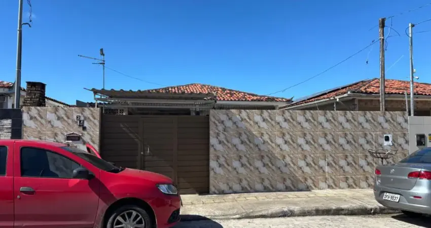 Casa a venda no José Américo, 150m², pronta para morar