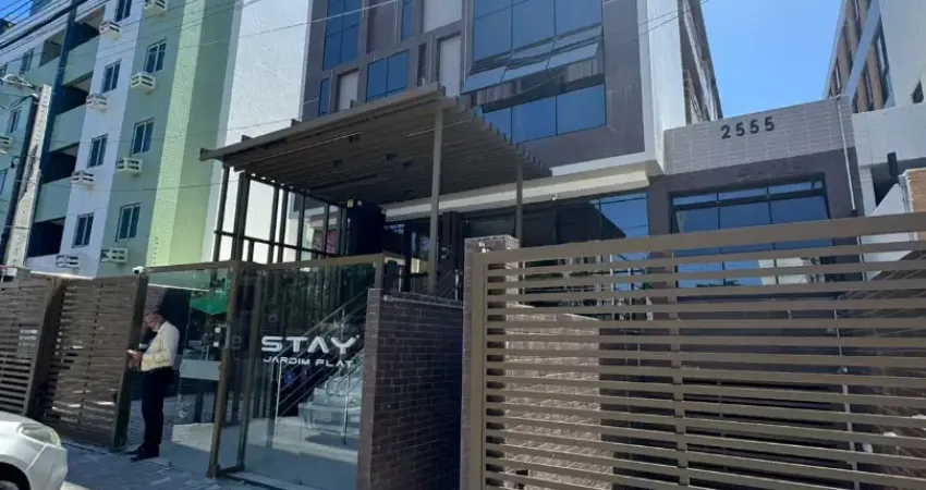 Flat a venda com 17m², perto da praia, pronto para morar ou locar o ano inteiro