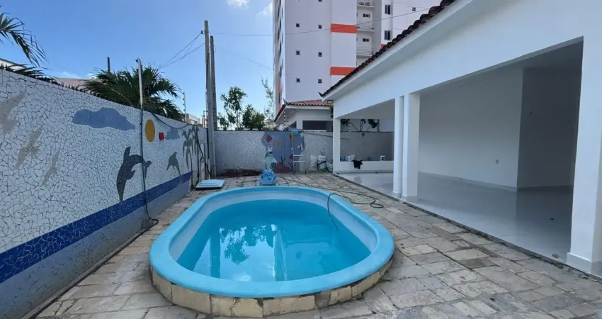 Casa com piscina e espaço gourmet a venda no portal do sol, com 190m²
