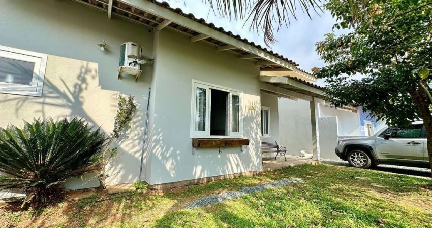 Casa averbada com 03 Dormitórios,  01 Suíte,  6 Vagas e com 120M² em Gravatá por R$ 780.000.  Imóvel Residencial em Navegantes/SC.