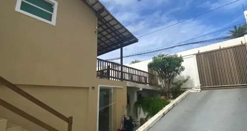 Maravilhosa casa 4/4 na beira da praia de ipitanga, com muito quintal e árvores frutíferas