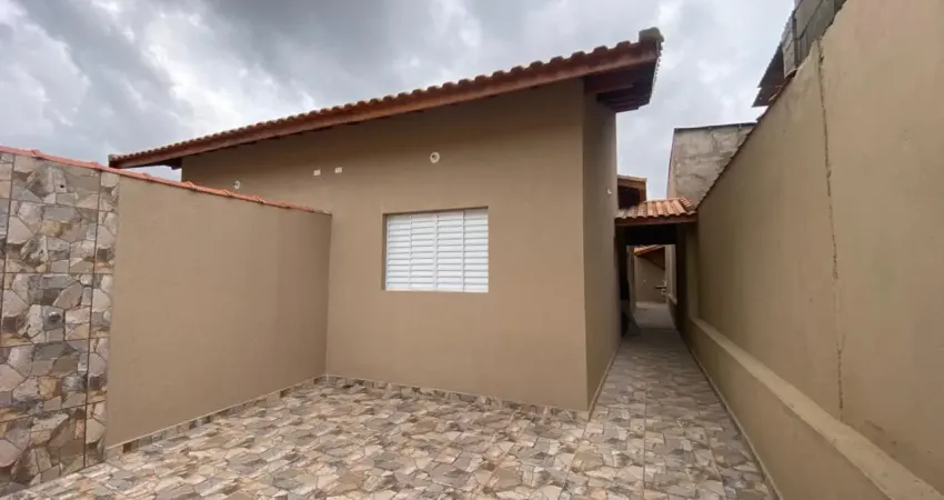 Venha ter a sua casa apenas 700 nmetros de uma das praias mais lindas de itanhaém