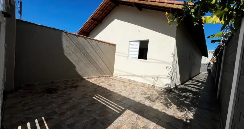 Oportunidade unica casa na praia em exelente localização na praia de itanhaém litorald e sp