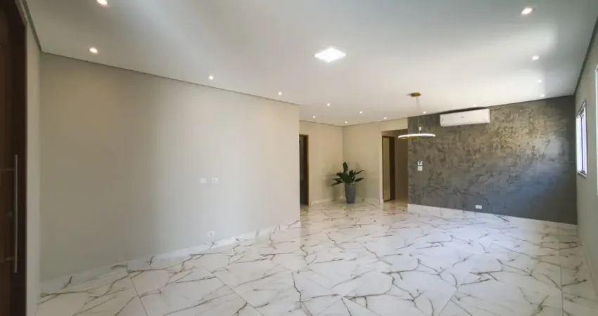 Venha viver a experiência de morar enfrente de uma das melhores praias do litoral sul