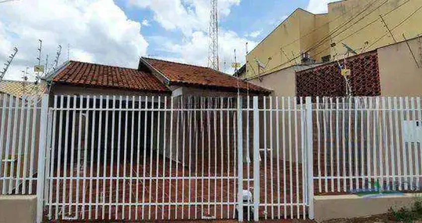 Casa com 3 dormitórios para alugar, 150 m² por R$ 3.300,00/mês - Jardim Lilian - Londrina/PR