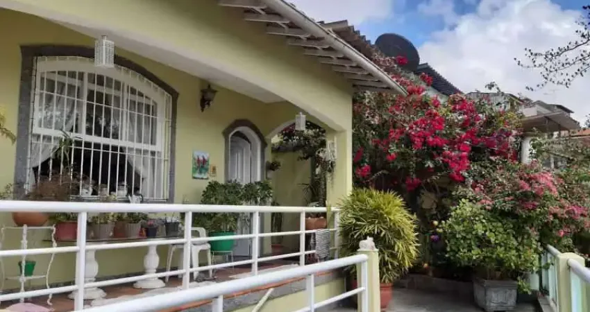 Casa com 3 quartos à venda na Rua Auvernia, Tauá, Rio de Janeiro