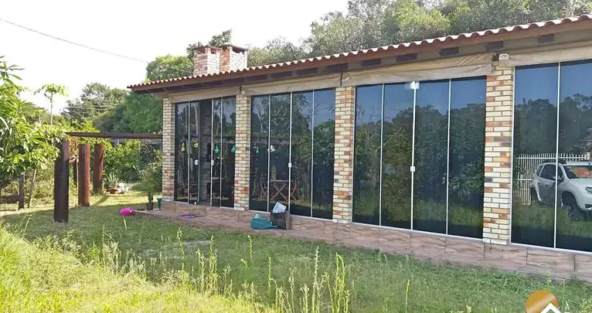 Sítio com frutíferas, piscina e jardim - condomínio com lagoa para banho e pesca