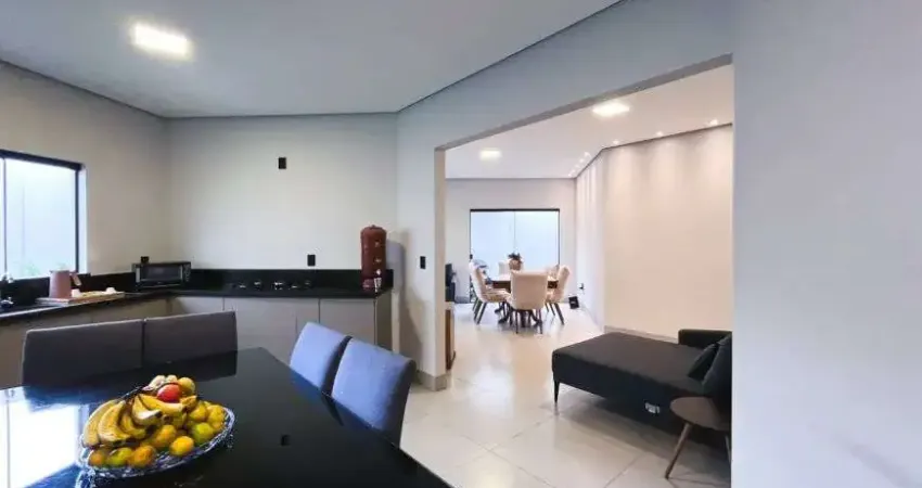 Casa com 3 quartos à venda na Rua Alfredo Villela Andrade, 373, Morada da Colina, Uberlândia