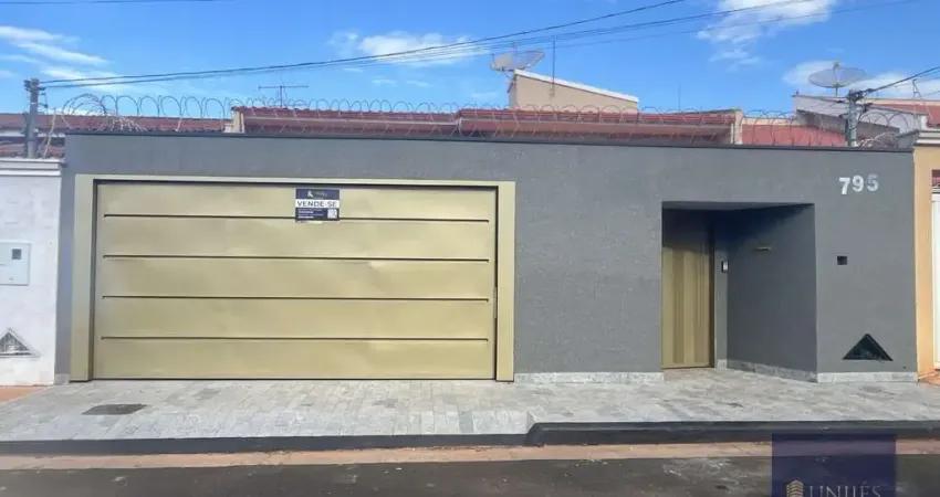 Espetacular casa à venda na vila nova, monte carmelo-mg: 3 quartos, 1 suíte, 3 salas, 2 banheiros, 3 vagas de garagem, 225m² de área.