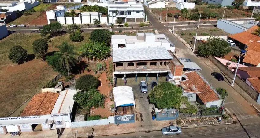 Casa comercial à venda em monte carmelo-mg, bairro batuque: 6 quartos, 6 salas, 2 banheiros, 5 vagas de garagem, 320,24m².