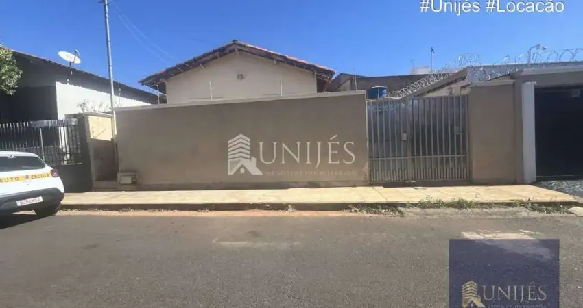 Casa com 3 quartos para alugar na Rua Duque de Caxias, 156, Tamboril, Monte Carmelo