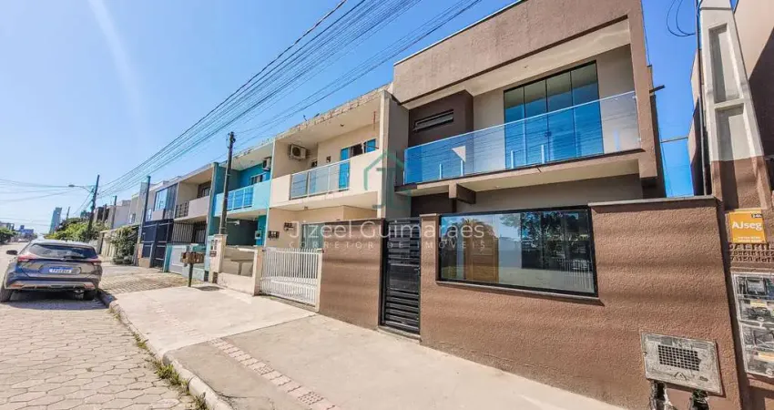 Sobrado exclusivo com 3 suítes à venda, 144 m² por r$ 850.000 - itacolomi - balneário piçarras/sc
