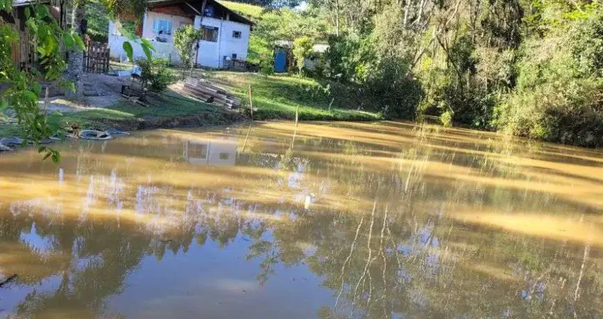 Vende-se chácara 24.200 m² com casa 04 quartos em agudos do sul - pr