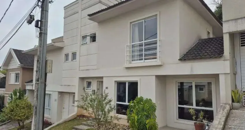 Vende-se casa 129 m² com 03 quartos sendo 01 suíte no bairro abranches - curitiba - pr