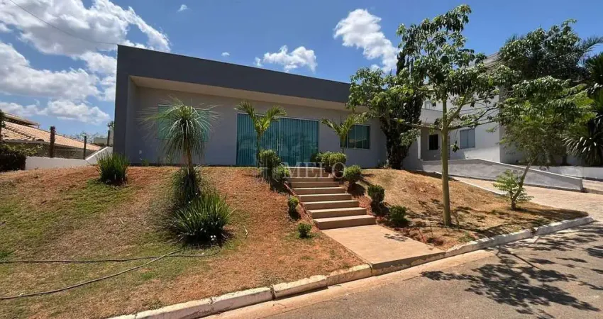 Belíssima casa para locação r$12.000,00 no condomínio sonho verde