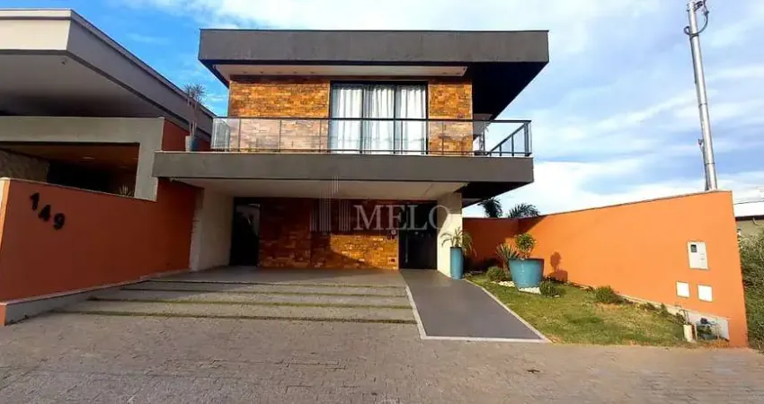 Belíssima Casa à Venda no Condomínio Portal do Sol por R$3.999.000,00 Porteira Fechada