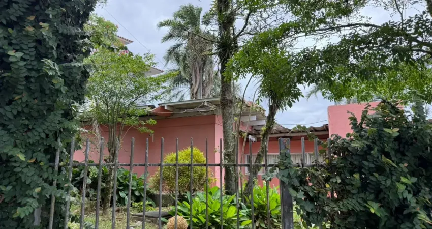 ATENÇÃO! Linda casa com vista para o mar em Itaguaçu, no melhor lugar do bairro!