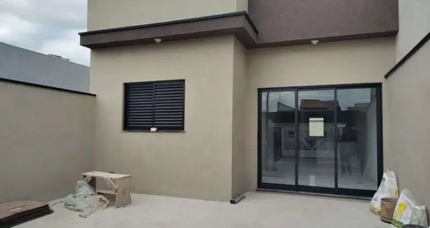 Lindissima casa nova com acabamento de primeira qualidade. 3 dorm.