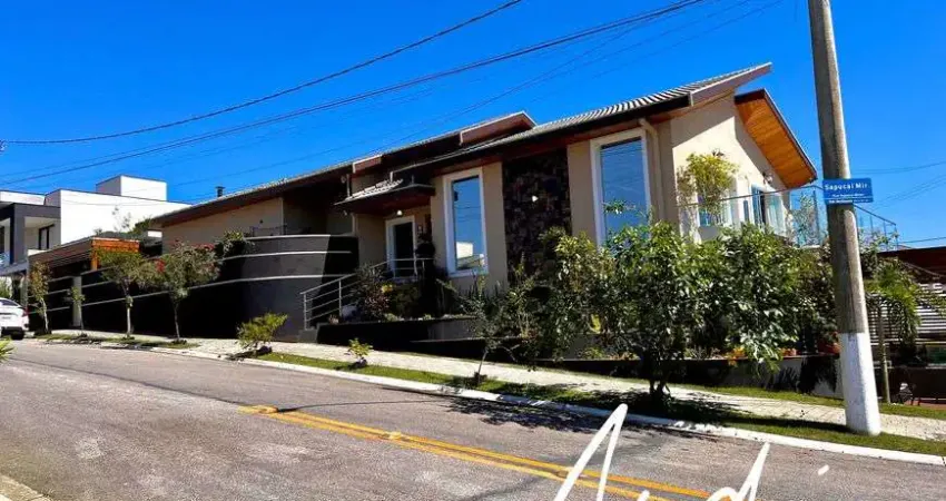 Linda casa no cond. mantiqueira com 3 dormitórios sendo 1 suíte.