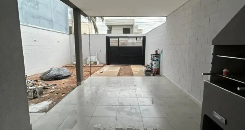 Vendo casa nova, linda , acabamento de primeira. No Set Ville