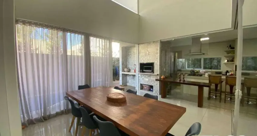 Casa em condomínio fechado à venda na Avenida dos Jardins, Jardins Gênova, Uberlândia