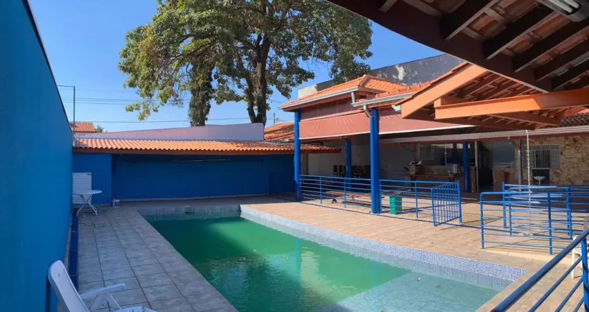 Linda chácara com academia, piscina, sauna e campo de futebol