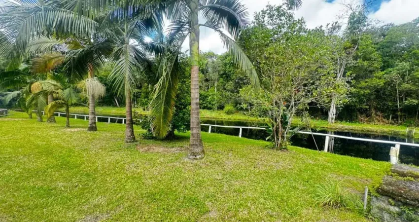 Refúgio perfeito! chácara de alto padrão com lago e piscina na chácara lucel – itanhaém/sp