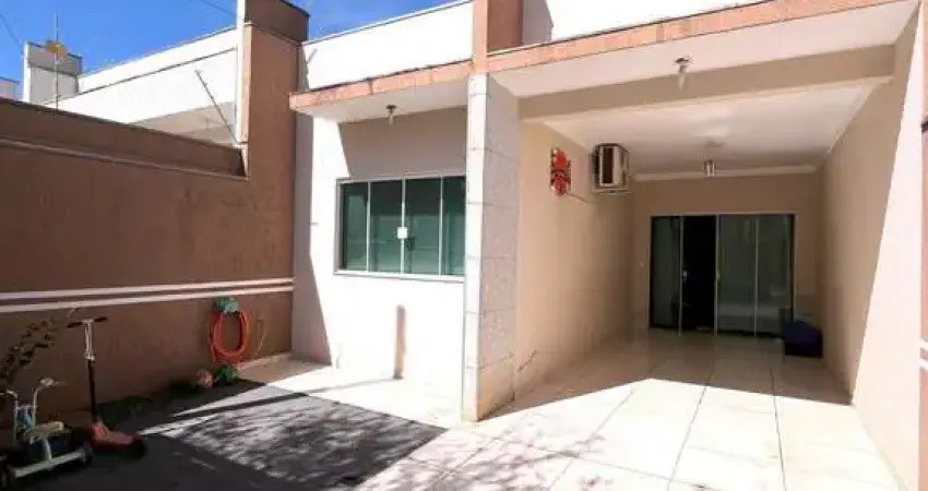 Excelente oportunidade de comprar um linda casa no jardim paris vi!
casa com espaço gourmet próximo a padarias, igrejas, mercados e posto de saúde.