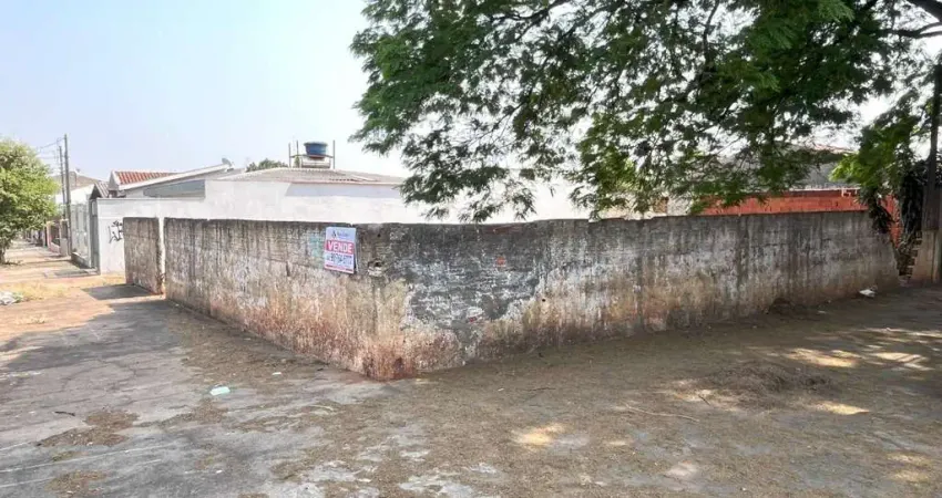 Terreno  de esquina no jardim alvorada. entre as avenidas morangueira e avenida farropilha.