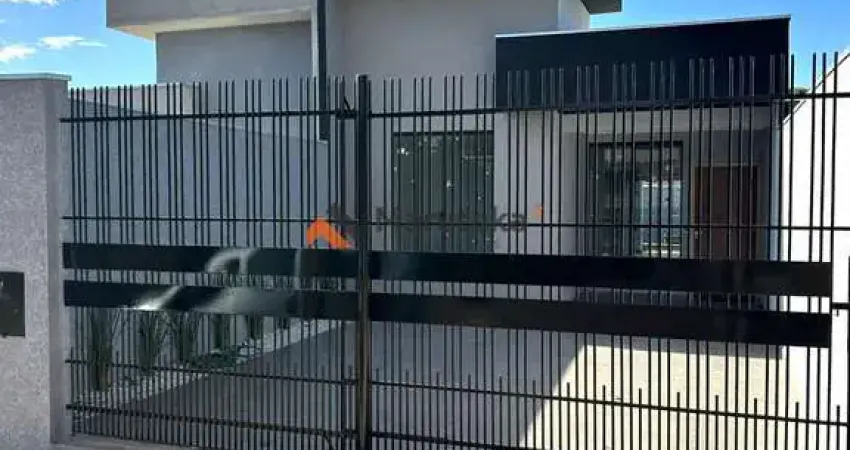 Casa a venda no jardim itaparica. aceita mcmv. pé direito alto.
com 02 vagas de garagens e espaço gourmet. aceita financiamento.