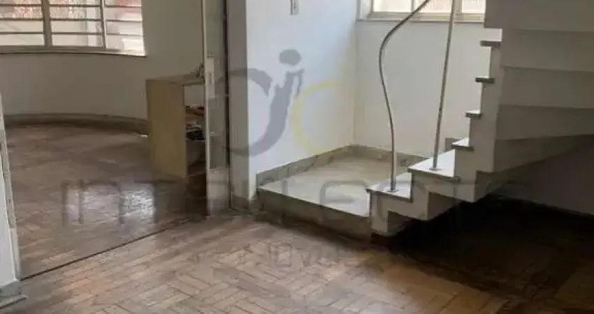 Sobrado espaçoso com excelente potencial para reforma! - so2475