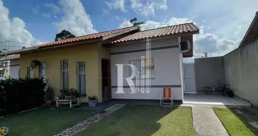 Casa em condomínio fechado á venda com 3 dormitórios sendo uma suíte, área gourmet e vaga de garage