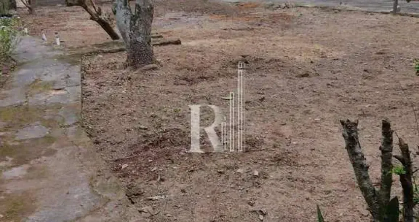 Amplo e ótimo terreno de mais de 450m², 15x30, disponível para venda no bairro universitário, tijuc