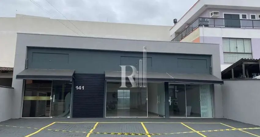 Sala comercial com 61,33m² para Locação e Venda no Centro de Tijucas em ótima localização próximo a