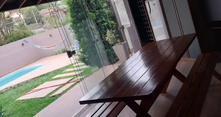 Casa com 3 quartos para alugar na Rua José Antoniassi, 361, Vista Alegre, Curitiba