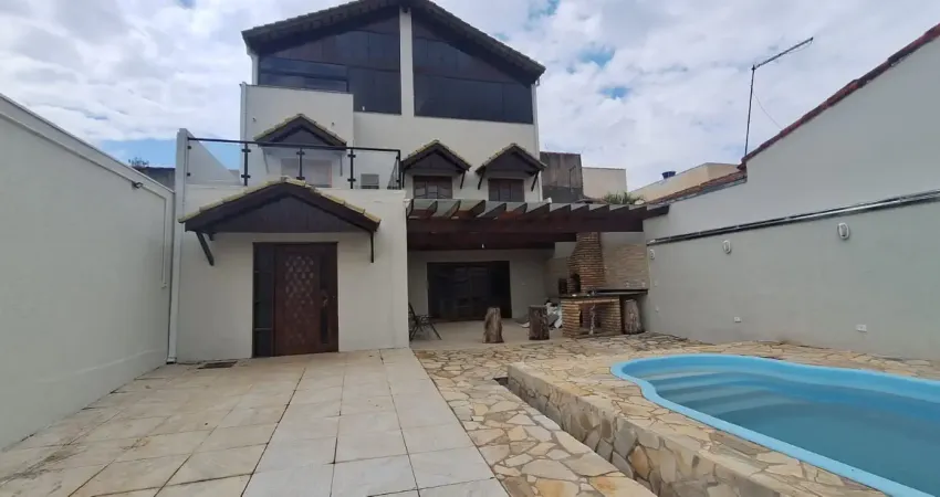 Casa com 3 quartos à venda na Rua Heloisa Santana Pinto, Vila Nova Cintra, Mogi das Cruzes