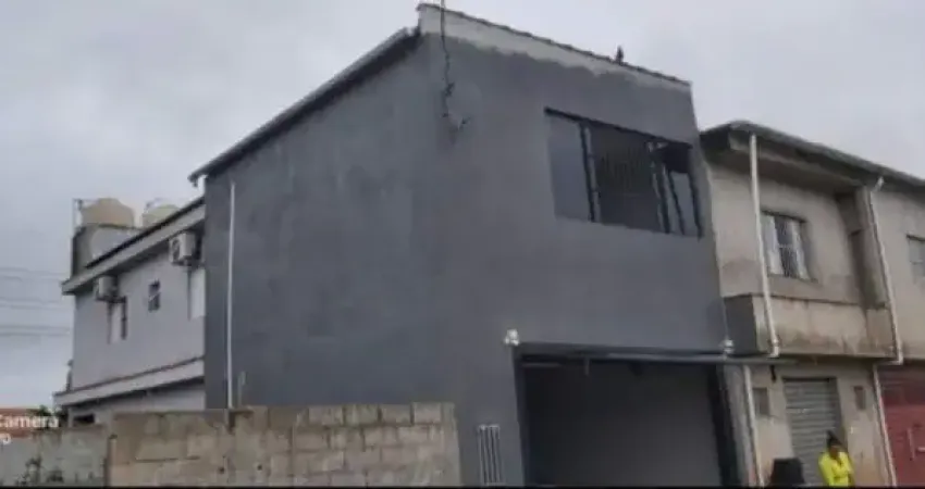 Otimo sobrado de 3 dormitorios em jundiapeba com piscina e suite