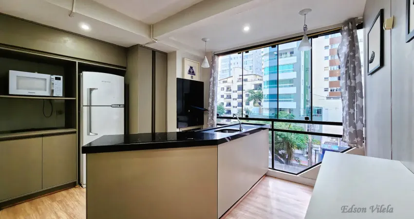 Apartamento a venda no centro de balneário camboriú próximo ao camelódromo e a poucos metros da praia.