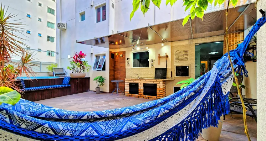 Apartamento com estilo de uma casa! diferenciado com 2 suítes, terraço privativo, piscina e 2 vagas.