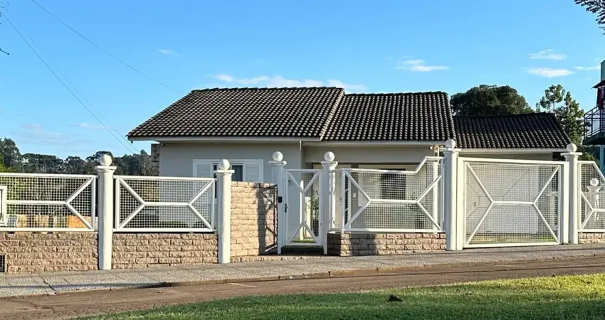 Casa mobiliada, com 3 quartos sendo 1 suíte. são 255 m² e ampla sala de festas equipada!