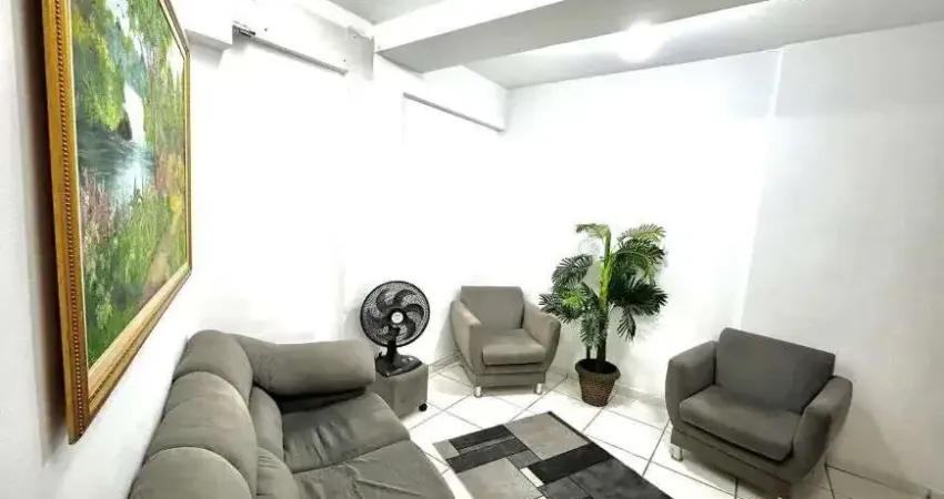 Casa à venda na Avenida Anhanguera, 1, Setor Central, Goiânia