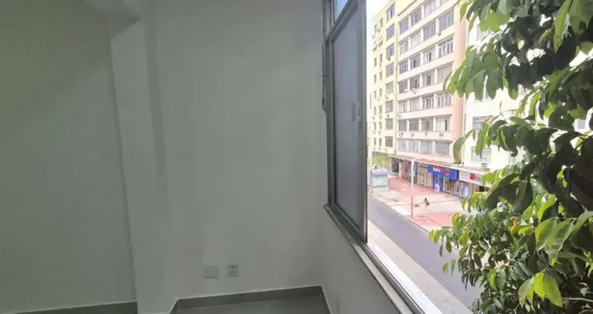 Conjugado Reformado com Vista Livre e Excelente Potencial para Airbnb