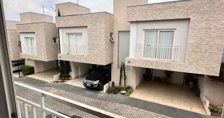 Casa com 3 quartos à venda na Rua B6A, 1, Parque das Laranjeiras, Goiânia