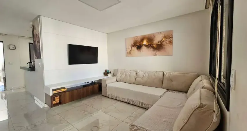 2097 - Sobrado com 3 quartos, sendo 1 suíte, lavabo, 2 vagas de garagem, à venda232,77m² no Jardim